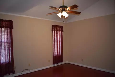 Bedroom - 175 Lakeshore Dr, Bean Station, TN 37708 photo 1 of 1