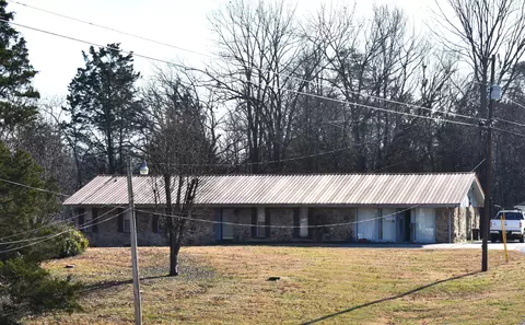 Exterior - 175 Lakeshore Dr, Bean Station, TN 37708 photo 6 of 19