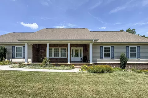 618 Laurie Leigh Dr, Dandridge, TN 37725