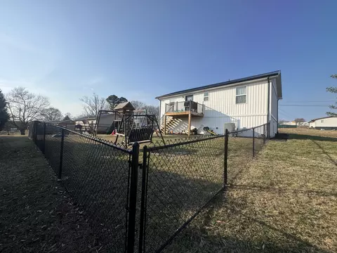 Exterior - 1109 Cherry Blossom Ln, Talbott, TN 37877 photo 4 of 7