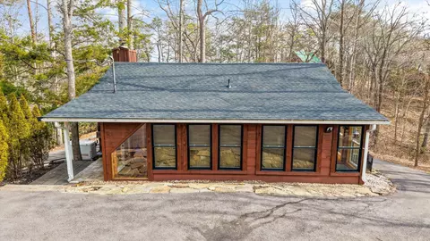 1645 Ridgecrest Dr, Sevierville, TN 37876
