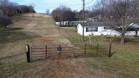 1120 Pullen Rd, Whitesburg, TN 37891
