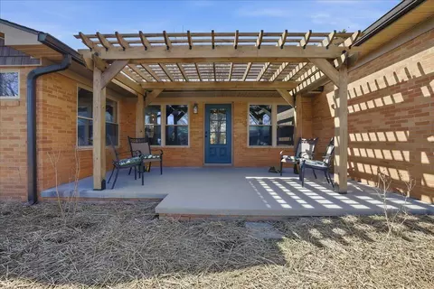 Exterior - 220 Phyllis Dr, Bean Station, TN 37708 photo 6 of 10