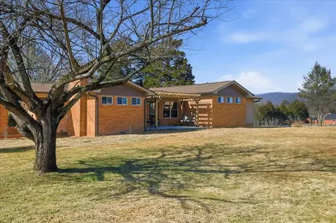 Exterior - 220 Phyllis Dr, Bean Station, TN 37708 photo 3 of 10