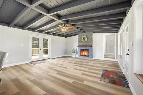 Living - 220 Phyllis Dr, Bean Station, TN 37708 photo 1 of 4