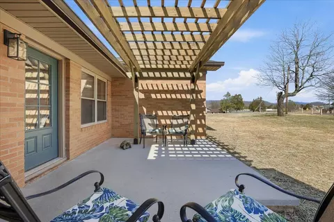 Exterior - 220 Phyllis Dr, Bean Station, TN 37708 photo 7 of 10