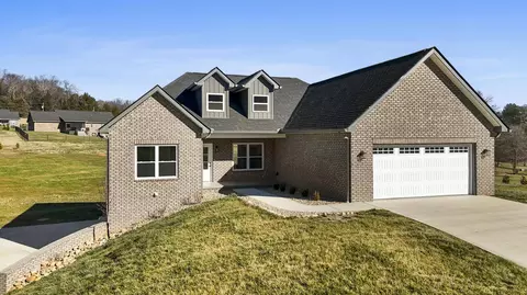 2876 Cherokee Dr, Morristown, TN 37814