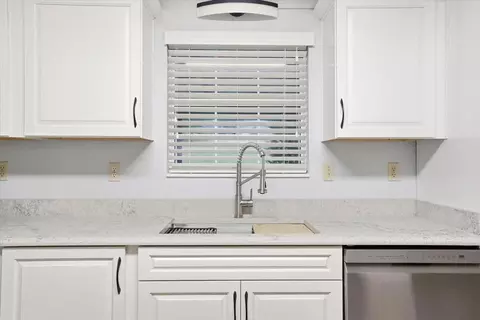 Kitchen - 6945 Westgate Cir, Talbott, TN 37877 photo 3 of 4