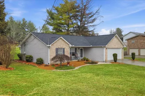 Exterior - 6945 Westgate Cir, Talbott, TN 37877 photo 4 of 9