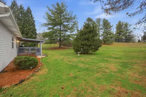 Exterior - 6945 Westgate Cir, Talbott, TN 37877 photo 8 of 9