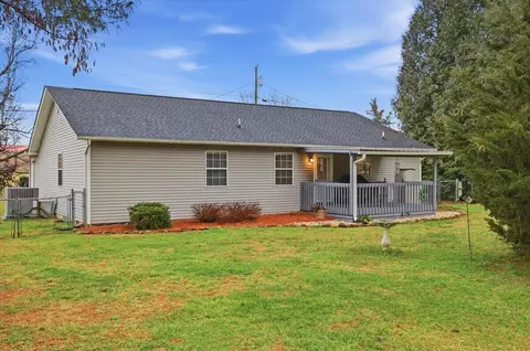 Exterior - 6945 Westgate Cir, Talbott, TN 37877 photo 6 of 9
