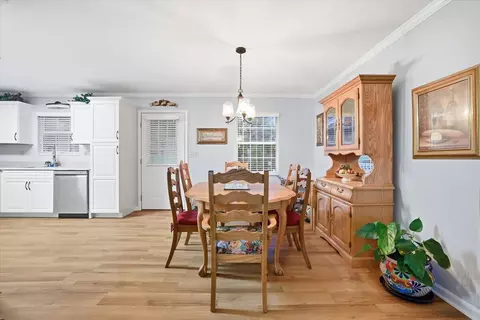 Dining - 6945 Westgate Cir, Talbott, TN 37877 photo 2 of 2