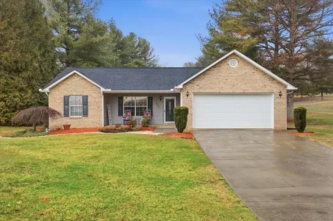 Exterior - 6945 Westgate Cir, Talbott, TN 37877 photo 2 of 9