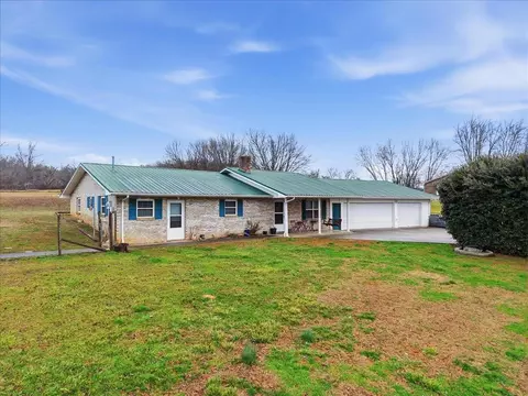 3412 Concord Dr, White Pine, TN 37890