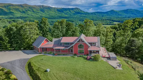 2386 Lower Rinehart Rd, Dandridge, TN 37725