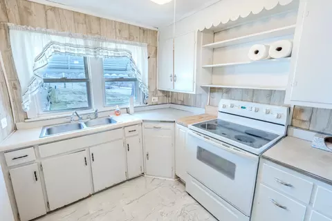 Kitchen - 585 Murray Bridge Rd, Mohawk, TN 37810 photo 1 of 2