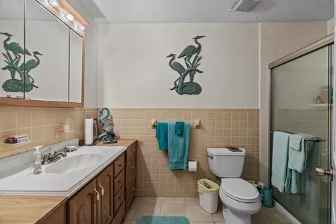 Bath - 7033 S Crest Ave, Talbott, TN 37877 photo 2 of 2
