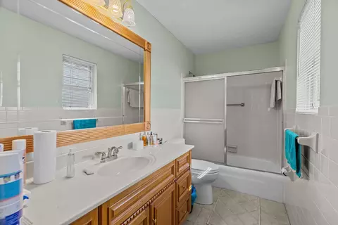 Bath - 7033 S Crest Ave, Talbott, TN 37877 photo 1 of 2