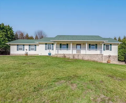 228 Florence Cir, Dandridge, TN 37725