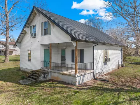 1568 Harold Patterson Rd, Dandridge, TN 37725