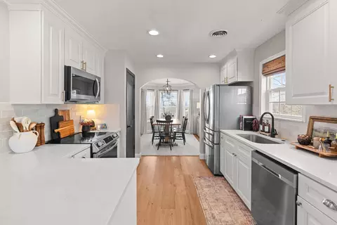 Kitchen - 7346 Circle Point Dr, Talbott, TN 37877 photo 2 of 3