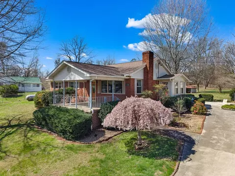 1701 Old Oak Ln, Morristown, TN 37814