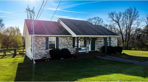 613 Carmack Ct, Dandridge, TN 37725