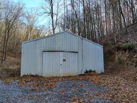 907 Sharp Rd, Sevierville, TN 37876 photo 3