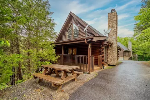 1134 Carroll Hill Ln, Sevierville, TN 37876