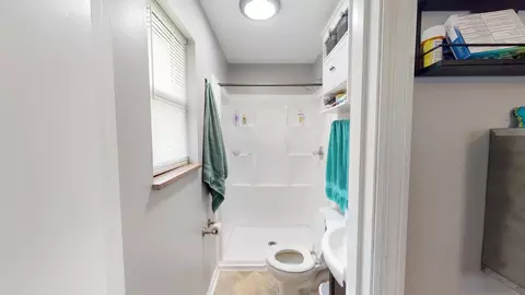 Bath - 6856 Hunter Rd, Talbott, TN 37877 photo 3 of 5