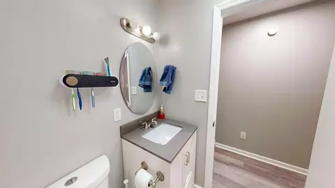 Bath - 6856 Hunter Rd, Talbott, TN 37877 photo 2 of 5
