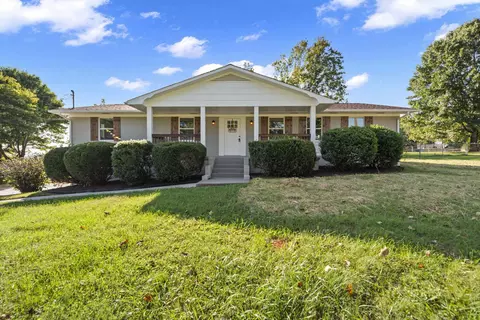 4979 Red Oak Dr, Morristown, TN 37814
