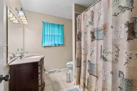 Bath - 566 Shaver Dr, Talbott, TN 37877 photo 2 of 2