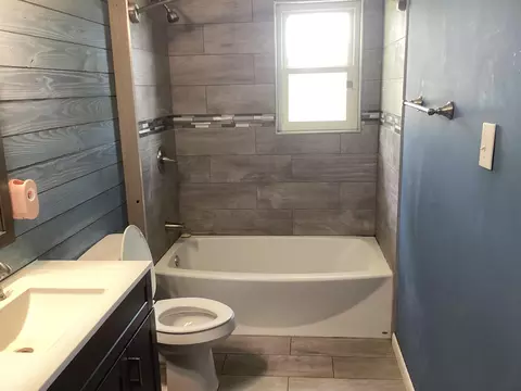 Bath - 1620 Talbott Kansas Rd, Talbott, TN 37877 photo 1 of 4