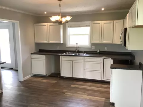 Kitchen - 1620 Talbott Kansas Rd, Talbott, TN 37877 photo 2 of 3