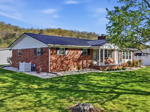 1409 Chamber St, Rogersville, TN 37857