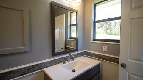 Bath - 1809 Mansfield Gap Rd, Talbott, TN 37877 photo 5 of 6