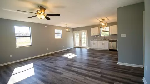 Living - 1809 Mansfield Gap Rd, Talbott, TN 37877 photo 3 of 4