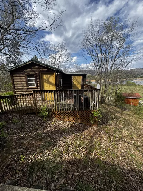 1429 Chief Ln, Bean Station, TN 37708