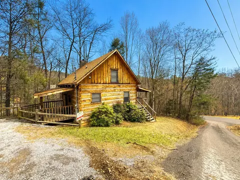 2580 Black Bear Lane Ln, Sevierville, TN 37876
