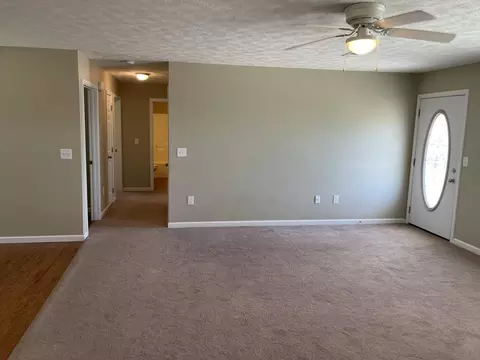 Living - 31 Primrose Ct, Chuckey, TN 37641 photo 4 of 4