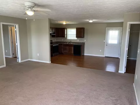 Living - 31 Primrose Ct, Chuckey, TN 37641 photo 1 of 4