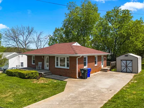 335 E Hillcrest Dr, Morristown, TN 37813