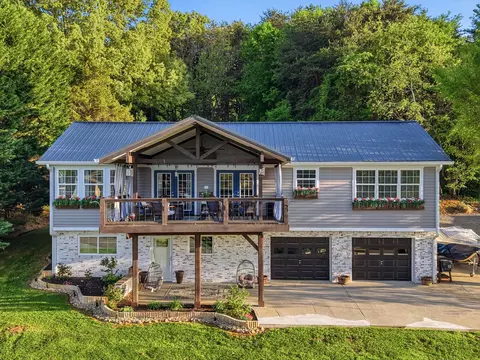 2526 Scenic Lake Cir, Morristown, TN 37814