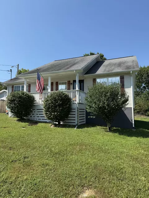 202 Sandy Cir, La Follette, TN 37766