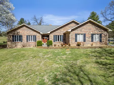 165 Fairway Dr, Greeneville, TN 37743
