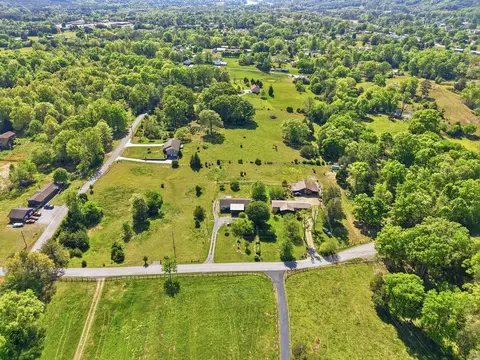View/Area - 467 Oakmont Rd, Bean Station, TN 37708 photo 5 of 10