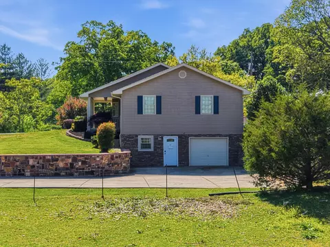 Exterior - 467 Oakmont Rd, Bean Station, TN 37708 photo 6 of 9