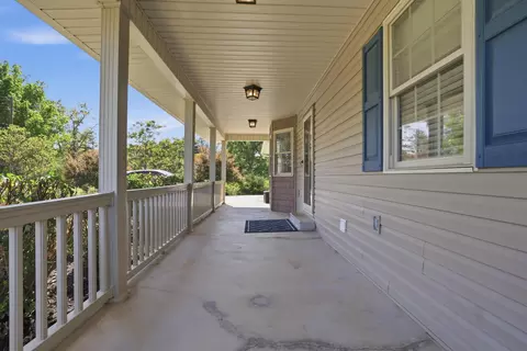 Exterior - 467 Oakmont Rd, Bean Station, TN 37708 photo 4 of 9