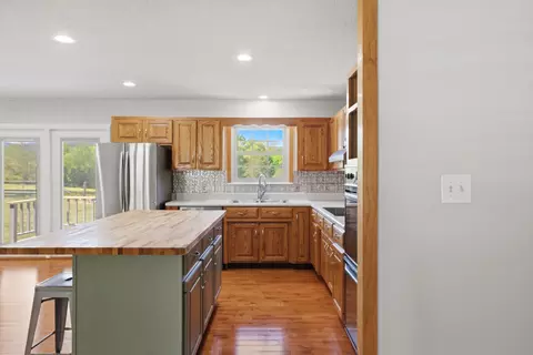 Kitchen - 467 Oakmont Rd, Bean Station, TN 37708 photo 5 of 6